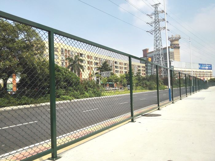 廣東護(hù)欄,東莞護(hù)欄,圍墻護(hù)欄,陽臺(tái)護(hù)欄,安全防護(hù)欄